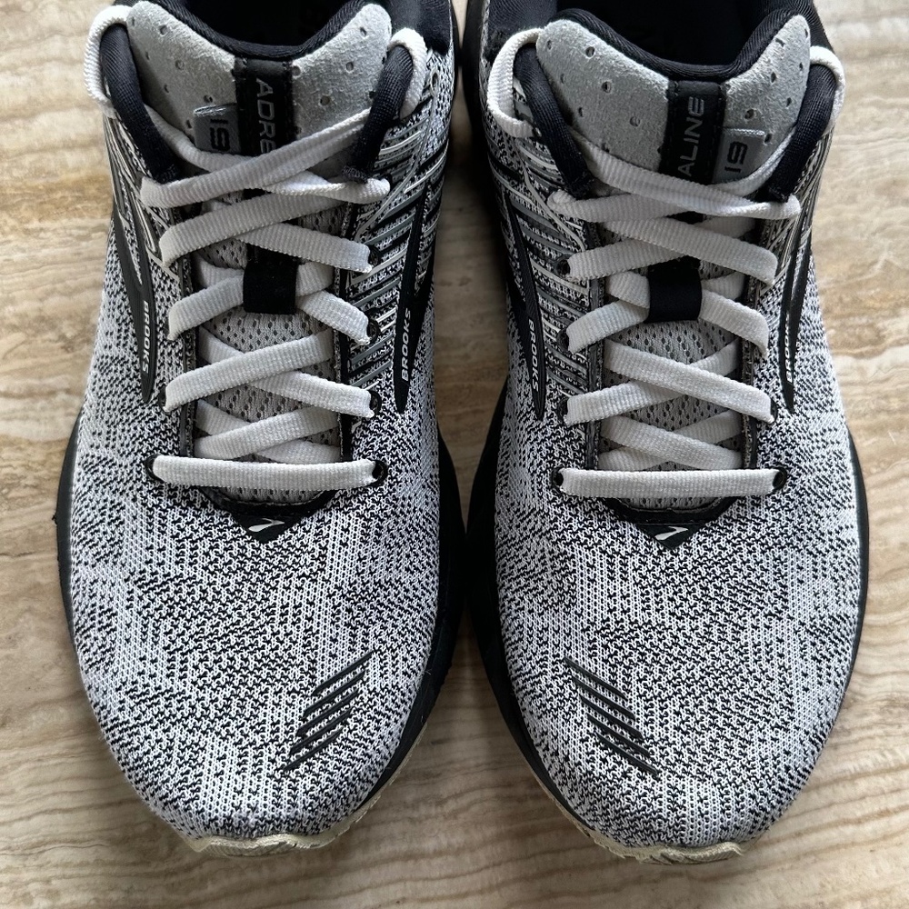 Brooks Women’s Adrenaline GTS 19 - Size 9B